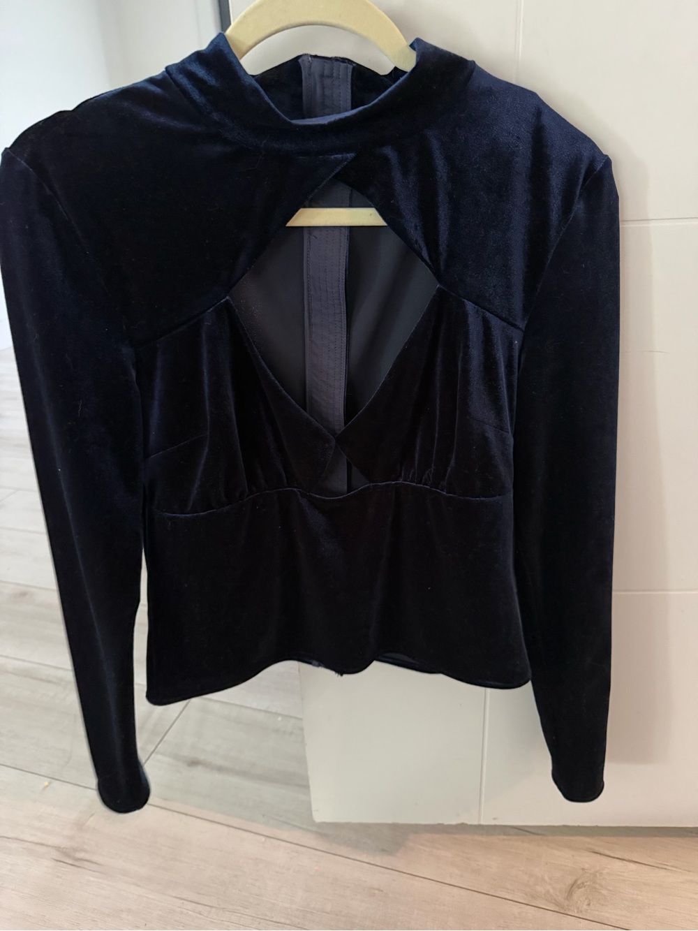 CAMI NYC Velvet Top - Navy M